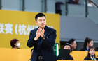 一个时代结束！杨鸣发与韩德君李晓旭合影：致敬奋战20多年的兄弟